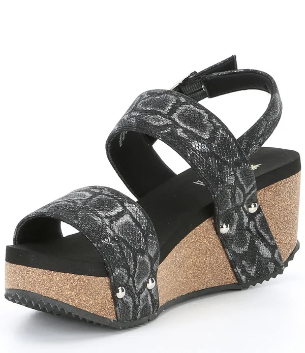 Volatile Summer Love Womens Faux Leather Snake Embossed Wedge Sandals - White