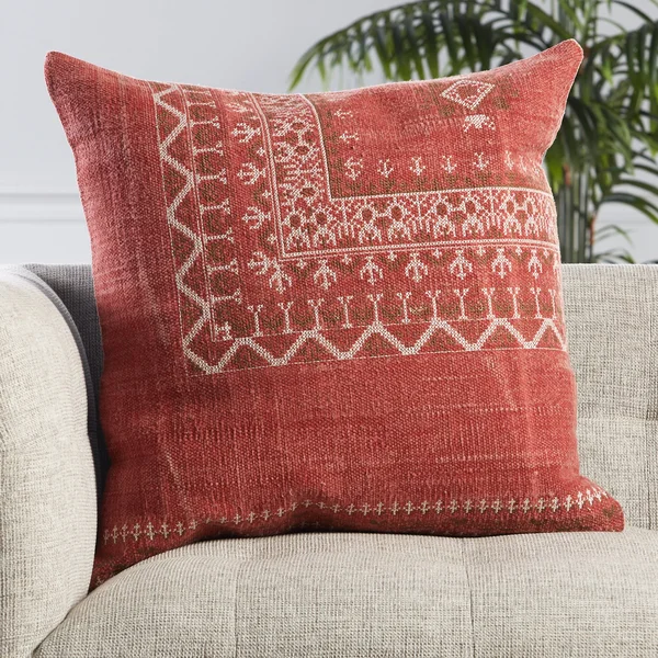 Jaipur Living Abeni Puebla Red Pillow, Red, 24x22 x 24x22, Polyester