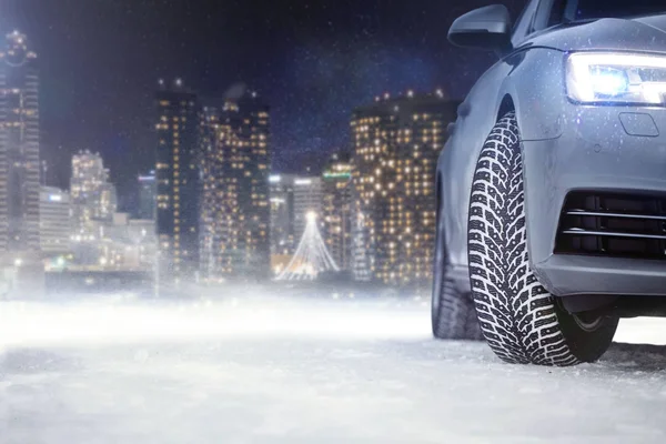 (1) New Nokian HAKKAPELIITTA 9 245/40R20 99T XL Studded Tires