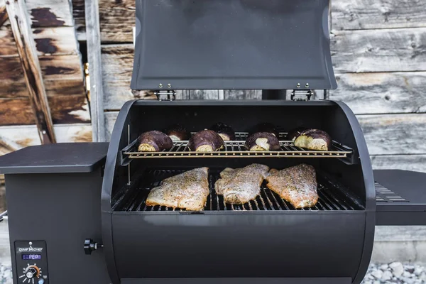 Camp Chef Slide and Grill 24x22 Pellet Grill