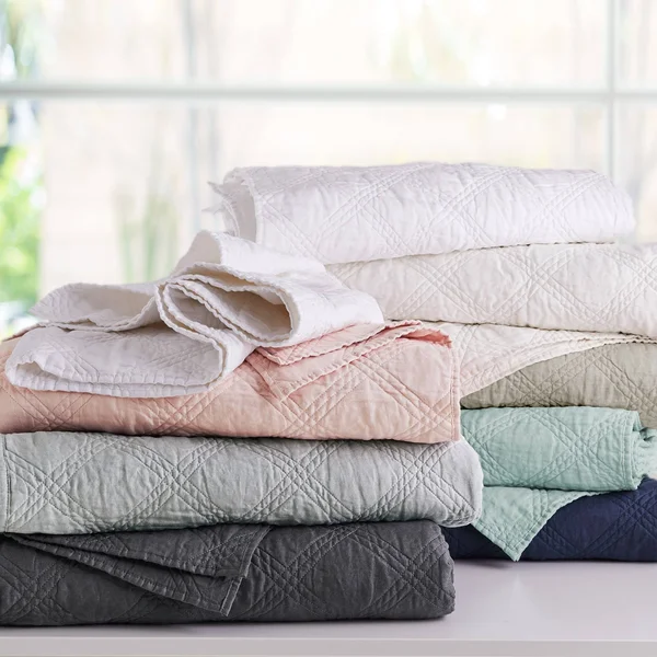Levtex Home Washed Linen King Quilt in Blush
