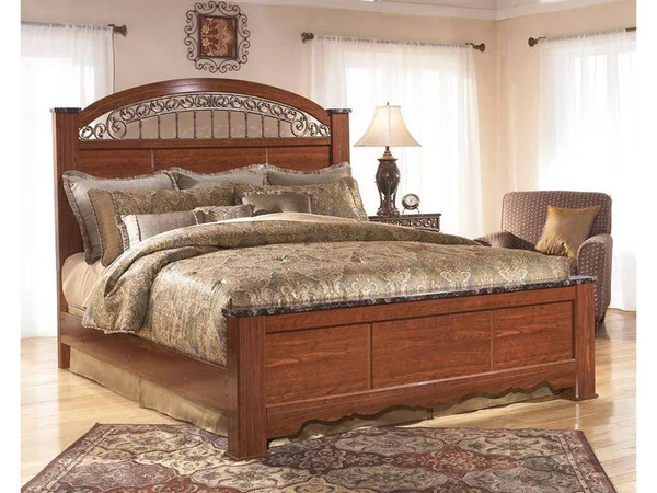 Signature Design by Ashley Fairbrooks Estate King Poster Footboard-B105-66