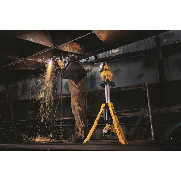 DeWalt DCL079B 20V Max Cordless Tripod Light