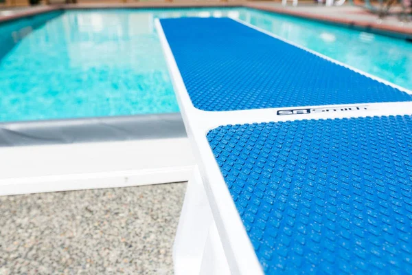 S.R. Smith 66-209-576S2B 6& TrueTread Diving Board - Radiant White/Blue
