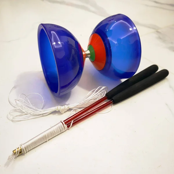 OVOKIA Five Bearings Chinese Yoyo 5? Diabolo Toy with Fiberglass Diablo Sticks & String with Drawstring Bag (Translucent Blu