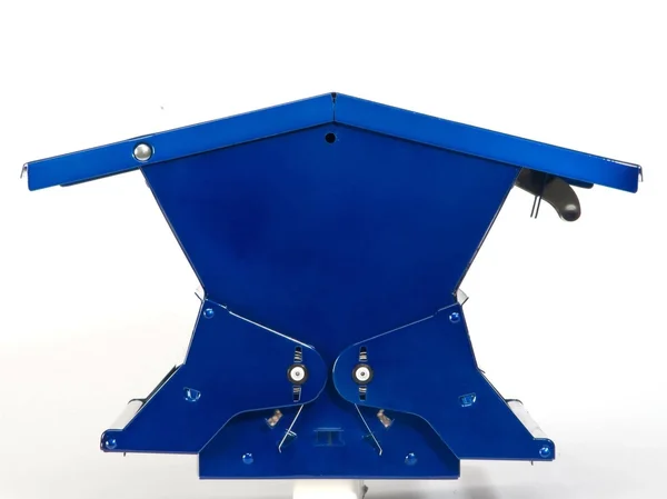 Woodlink Absolute II Electric Blue Squirrel Resistant Bird Feeder