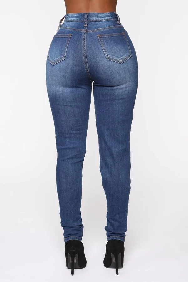 Womens Chain The Channel Skinny Jeans in Dark Wash Size 0 by Fashion Nova