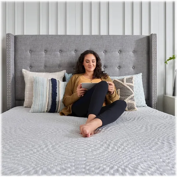 Sealy - 10x22 Hybrid Queen Mattress