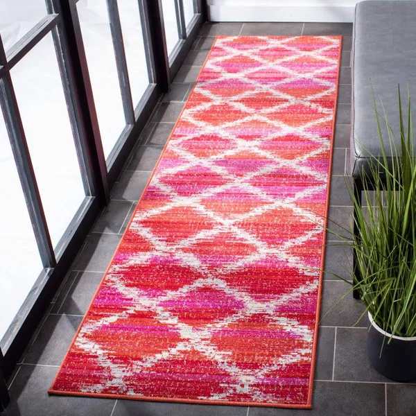 Safavieh Montage Zena 8' x 10' Indoor/Outdoor Area Rug in Fuchsia