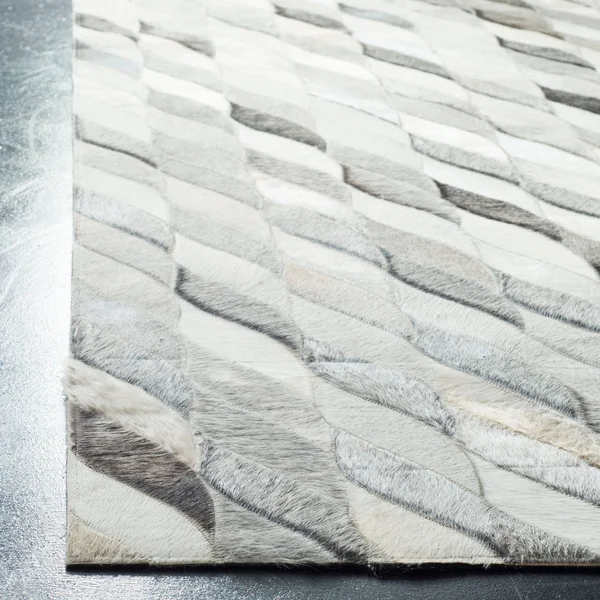 Safavieh Studio Leather STL701A 2&3x22 x 7&0x22 Runner Ivory - Grey Area Rug
