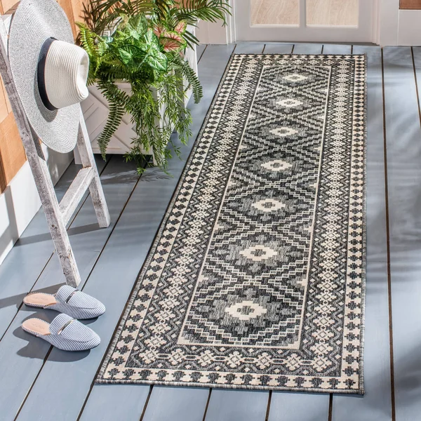 Safavieh Veranda Eyvor Indoor/ Outdoor Rug (5&3x22 x 5&3x22 Square - Black/Creme)