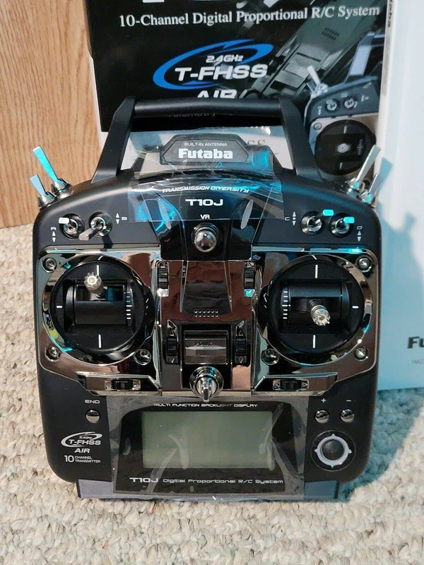Futaba 10JH 2.4g Heli R3008SB S/FHSS Mode 2 Radio System