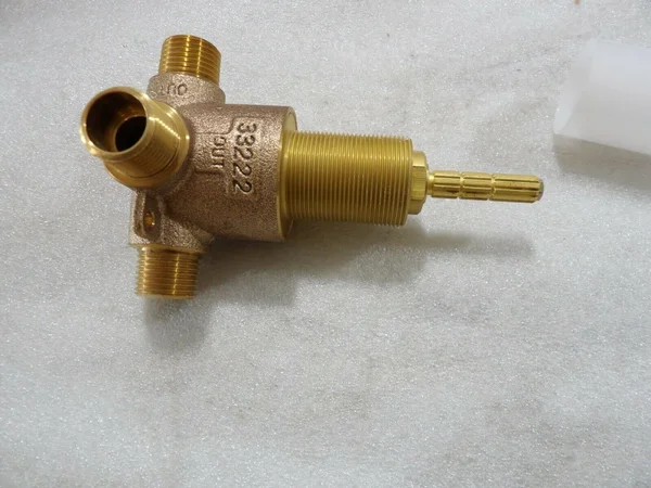 Pfister 015-4WDX 2-Port Diverter VALVE.
