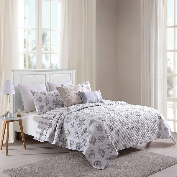 Long Beach Reversible Twin Quilt Set in Neutral