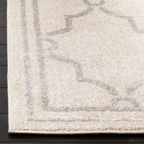 Safavieh 5& x 5& Square Amherst AMT414E Ivory - Light Grey Rug