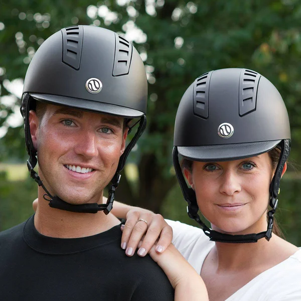 Trauma Void EQ3 Smooth Shell Helmet - 7 - Black