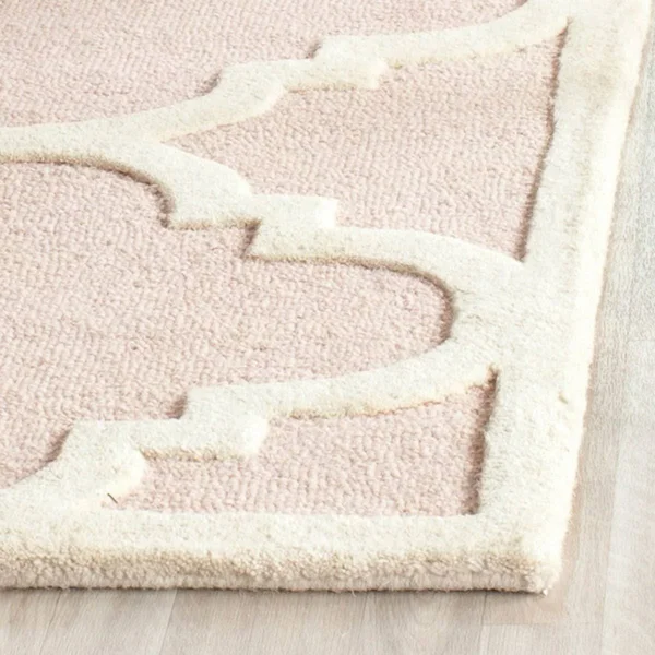 Safavieh Cambridge Light Pink & Ivory 5& x 8& Rug