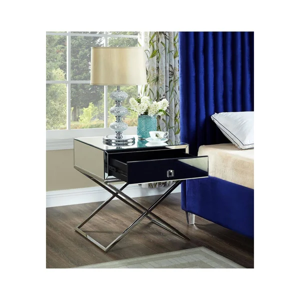 Meridian Furniture Lynn Side Table