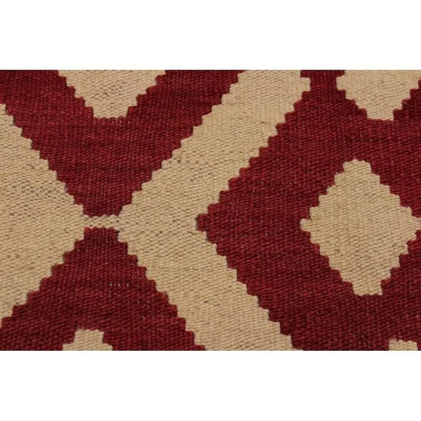 Kilim Angla Red/Ivory Hand-Woven Wool Rug -4&3 x 5&8 - 4 ft. 3 in. x 5 ft. 8 in. - 4 ft. 3 in. x 5 ft. 8 in.