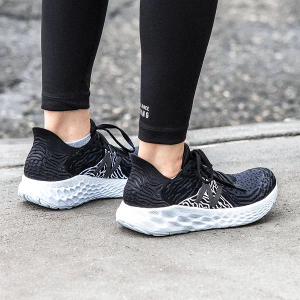 New Balance Women's Fresh Foam 1080v10 Black, 13, B