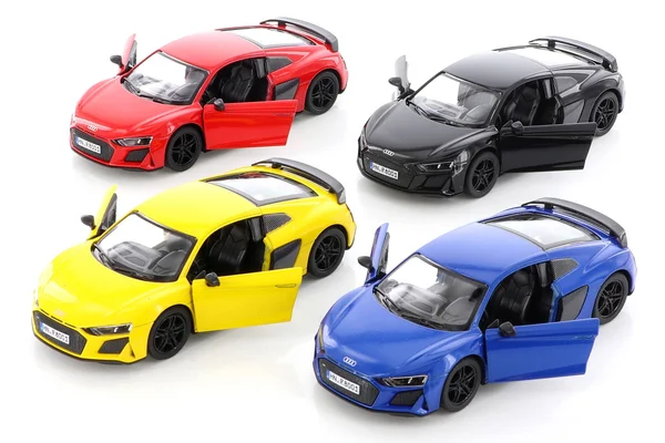 Kinsmart 2019 Audi R8 Coupe Diecast Car Set - Box of 12 5-Inch Diecast Model Cars - Assorted Colors