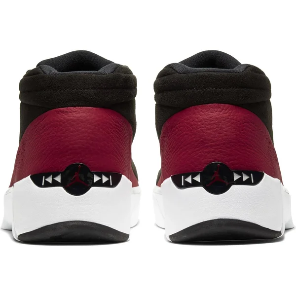 Jordan Men Team Showcase Red 11