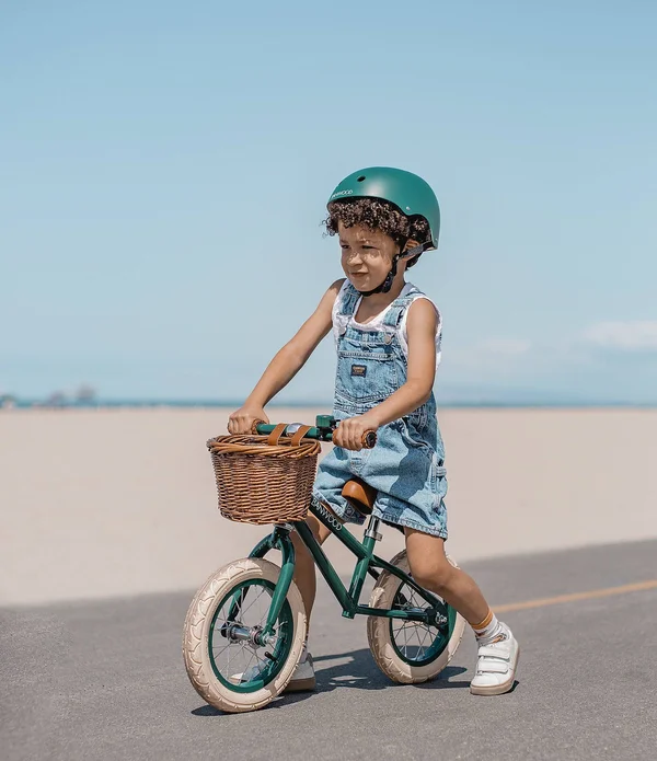 Helmet Sky Banwood