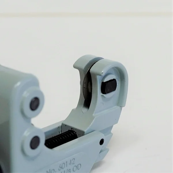 Yellow Jacket 60142 Tubing Cutter - 1/4x22 to 1-1/8x22 Cut Cap.