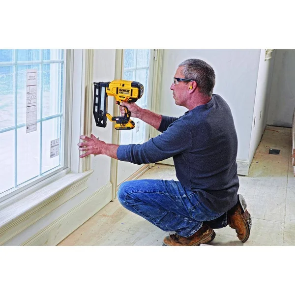 DeWalt DCN662B 20V Max XR 16 GA Cordless Straight Finish Nailer (Tool Only)