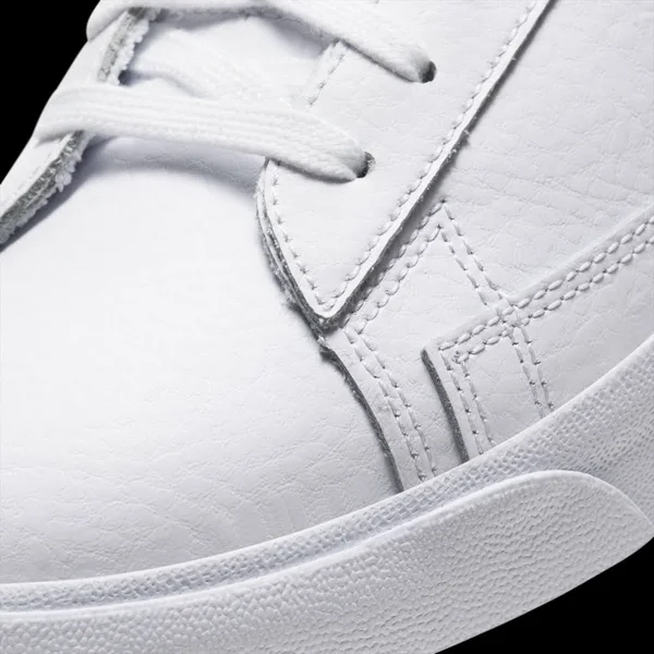 Men's Nike Blazer Low Leather Sneaker - Size 7 M - White