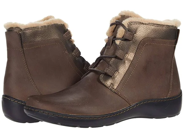 Clarks Cora Chai Women's Boots 9437404 - 10 EE - Extra Wide, Taupe