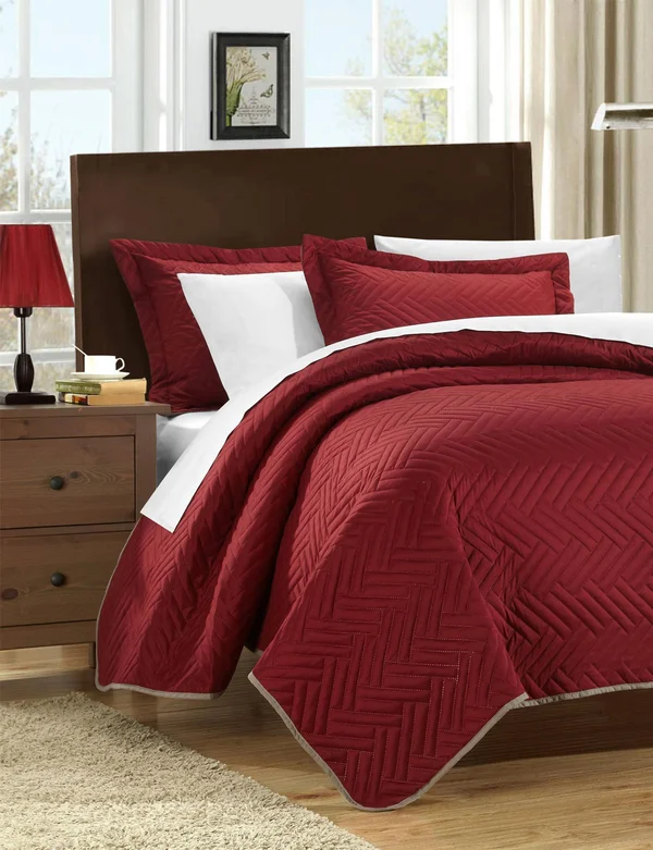 Chic Home Cupertino Herringbone Reversible 7-Piece Quilt Set - Color: Red/Size: Queen