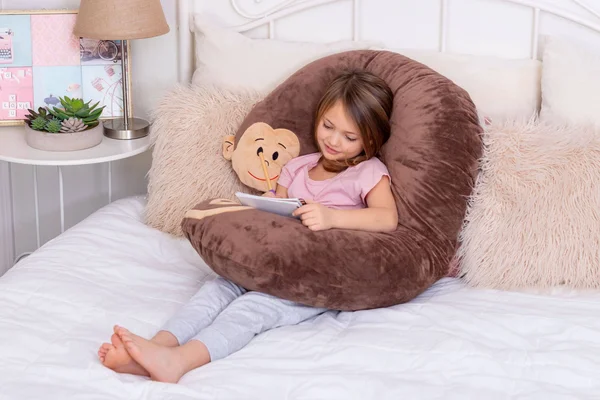 Leachco Snoogle Jr. - Luxuriously Soft Plush Puppy with Zippered