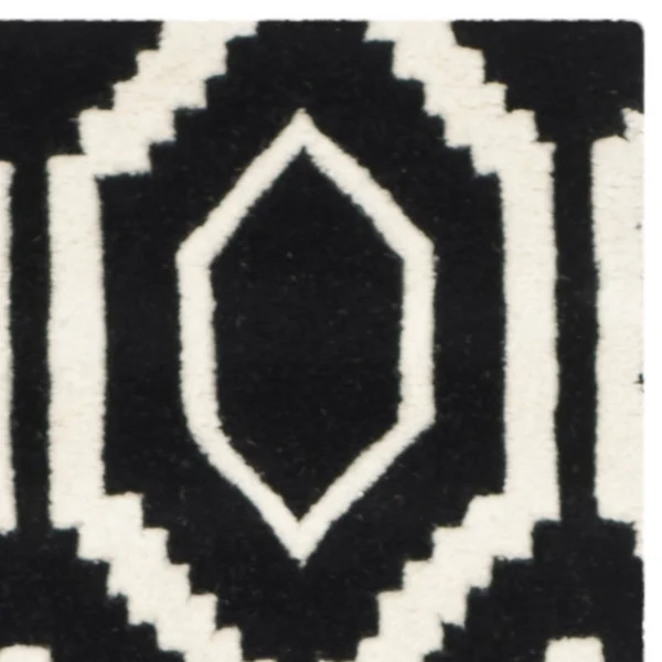 Safavieh Chatham Dark Grey & Ivory 2&-3x22 x 5& Rug