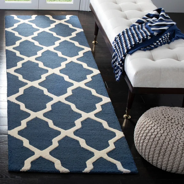 Safavieh Cambridge Navy Blue & Ivory 2&-6x22 x 16& Rug