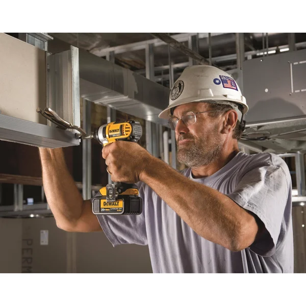 DeWalt DCF885L2 Lithium Ion 1/4x22 Impact Driver Kit - 20 V Max