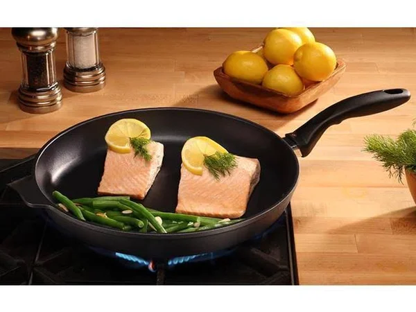 Swiss Diamond Induction Fry Pan with Lid - 11x22, 11 x 11 x 1.75