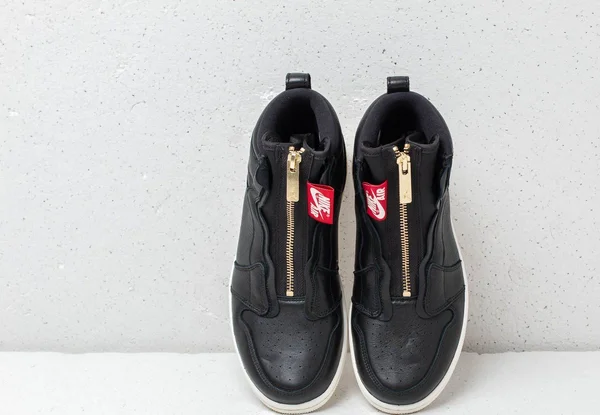 Air Jordan 1 High Zip Women's Shoe Size 8.5 (Black)
