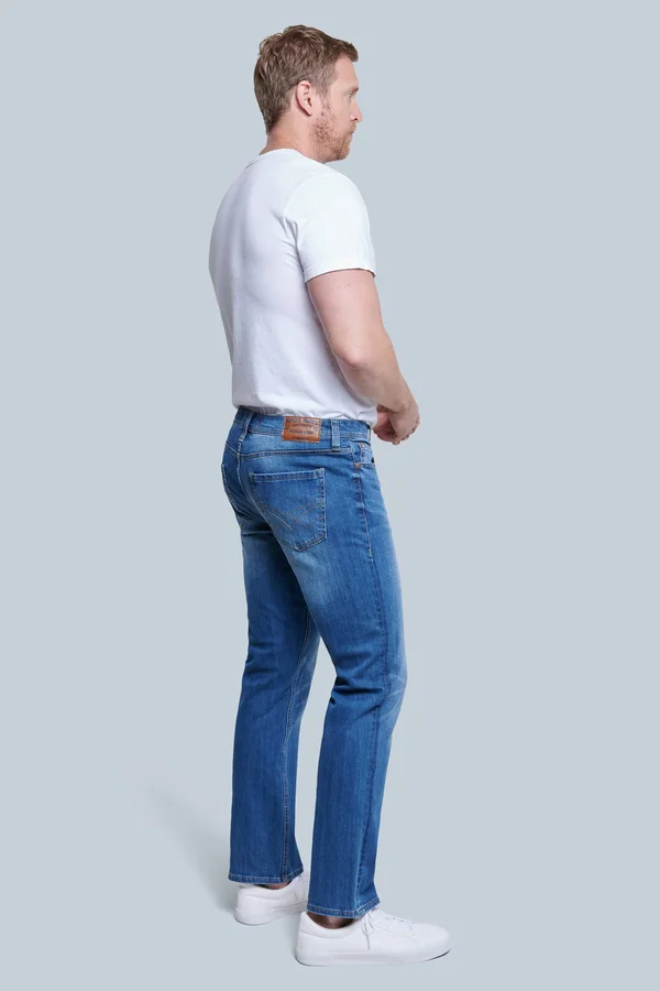 Seven7 Men's Classic 4-Way Stretch Straight Leg Jean - Vintage Medium