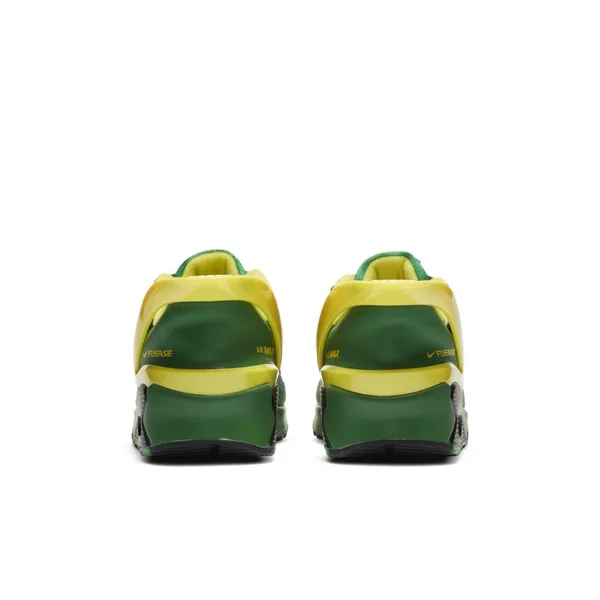 Nike Air Max 90 FlyEase Shoe