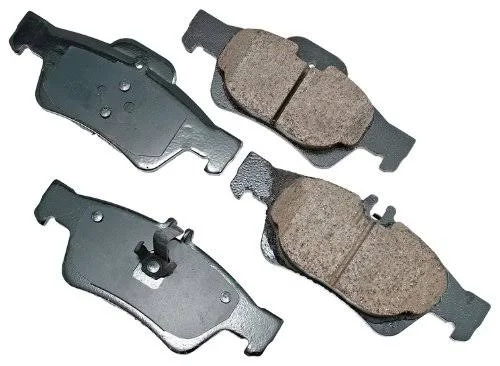 Akebono EUR986 Euro Ultra-Premium Ceramic Brake Pad Set