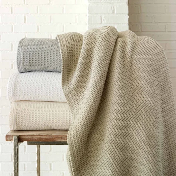 Peacock Alley Riviera Blanket, King, Pearl