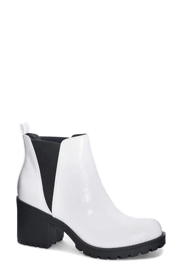 Women's Dirty Laundry Lisbon Chelsea Boot - 5.5 M, Black