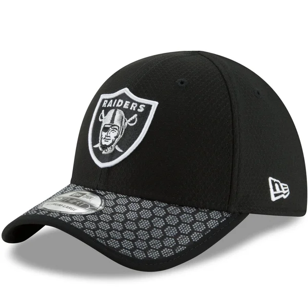 Men's Oakland Raiders New Era Black 2017 Sideline Official 39THIRTY Flex Hat