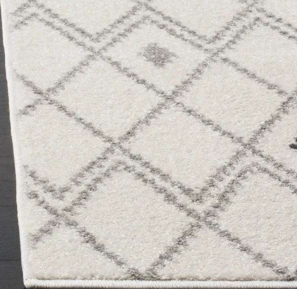 Safavieh ADR132B Adirondack Ivory - Grey Area Rug - 8& x 10&