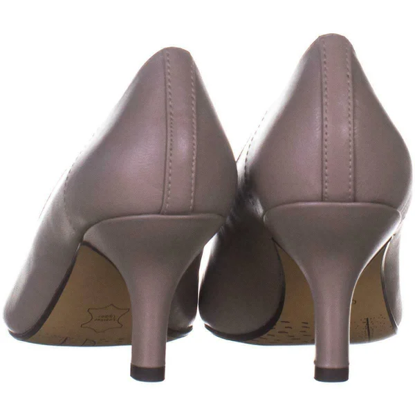 Bella Vita Wow Pumps, Size 8 WW, Taupe