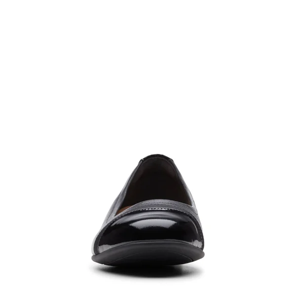 Women's Clarks Un Blush Cap Ballet Flat, Size: 10 Wide, Black