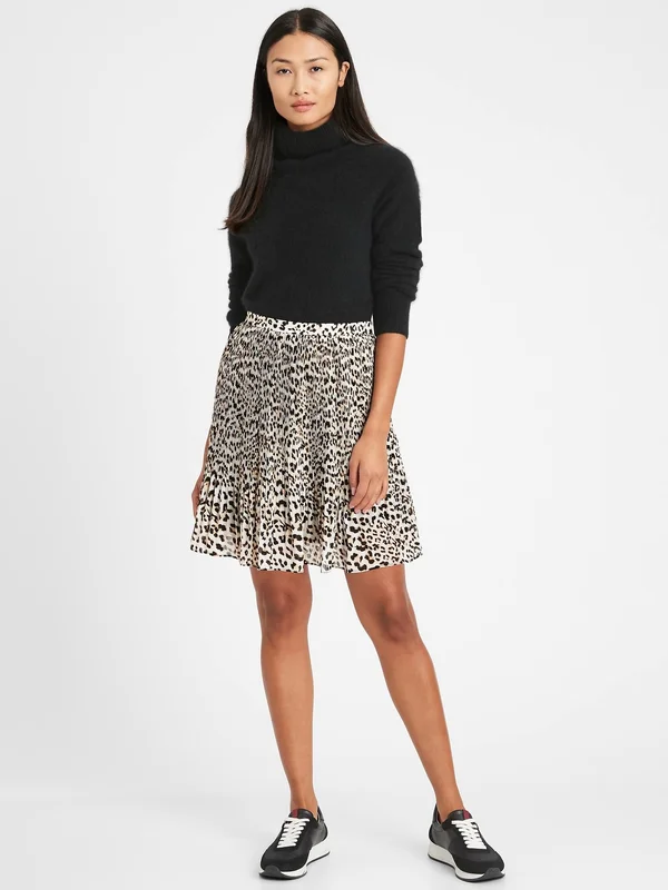 Banana Republic Women's Pleated Mini Skirt Cheetah Print Size 12