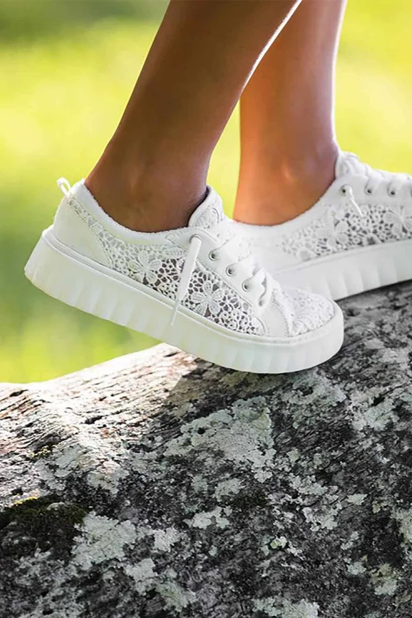 Roxy Womens Sheilahh Platform Slip on Sneakers - Off White - Size 7.5M