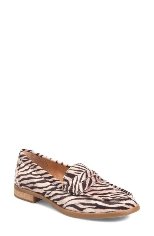 Women's B鴕n Bly Penny Loafer, Size 6 M - Brown